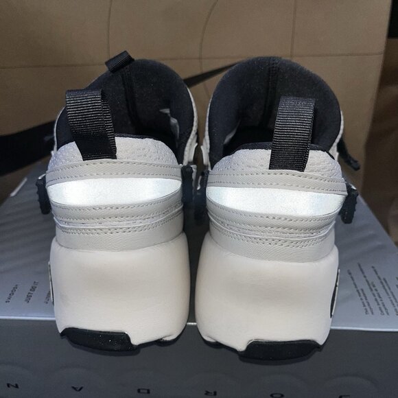 NEW Nike Jordan Trunner LX Light Orewood Brown HQ2164-102 Women's Size 10 - Picture 5 of 7